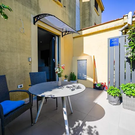 דירה Danka With Terrace רוביני
